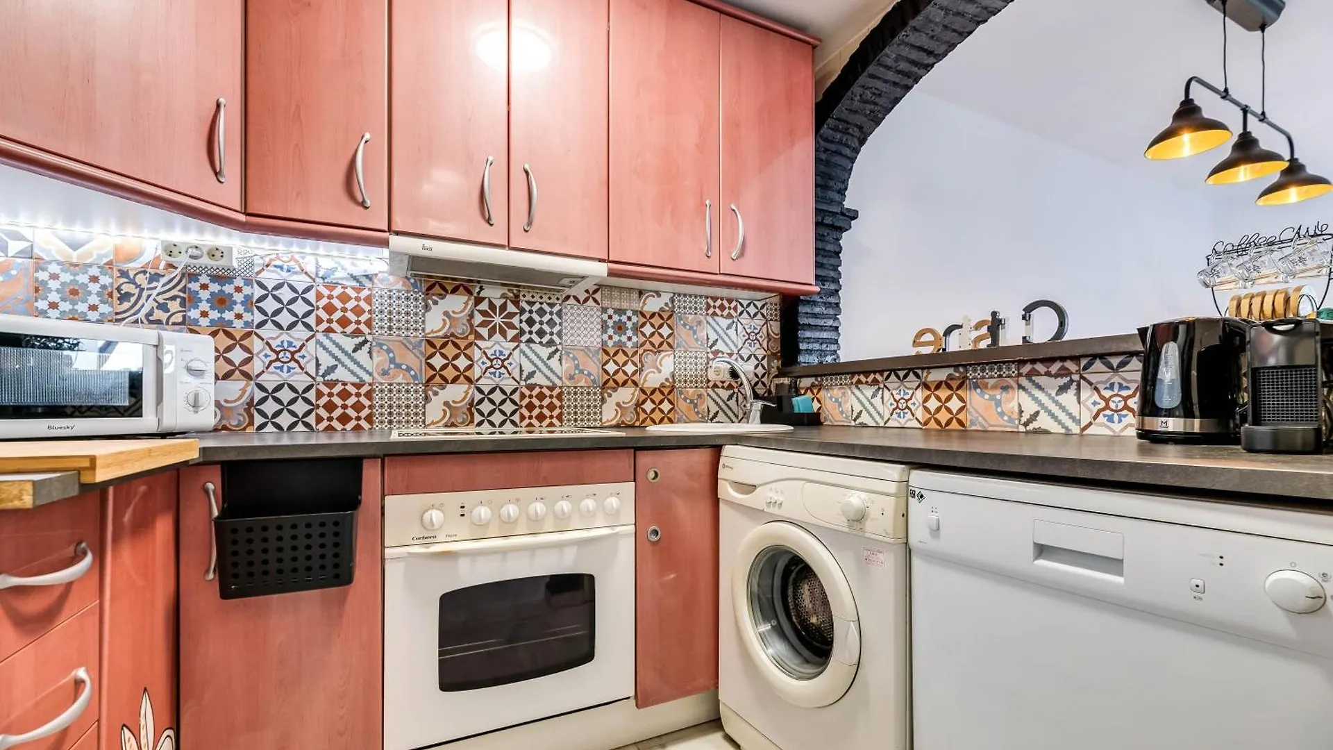 Calahonda Cozy Corner Apartment Sitio de Calahonda