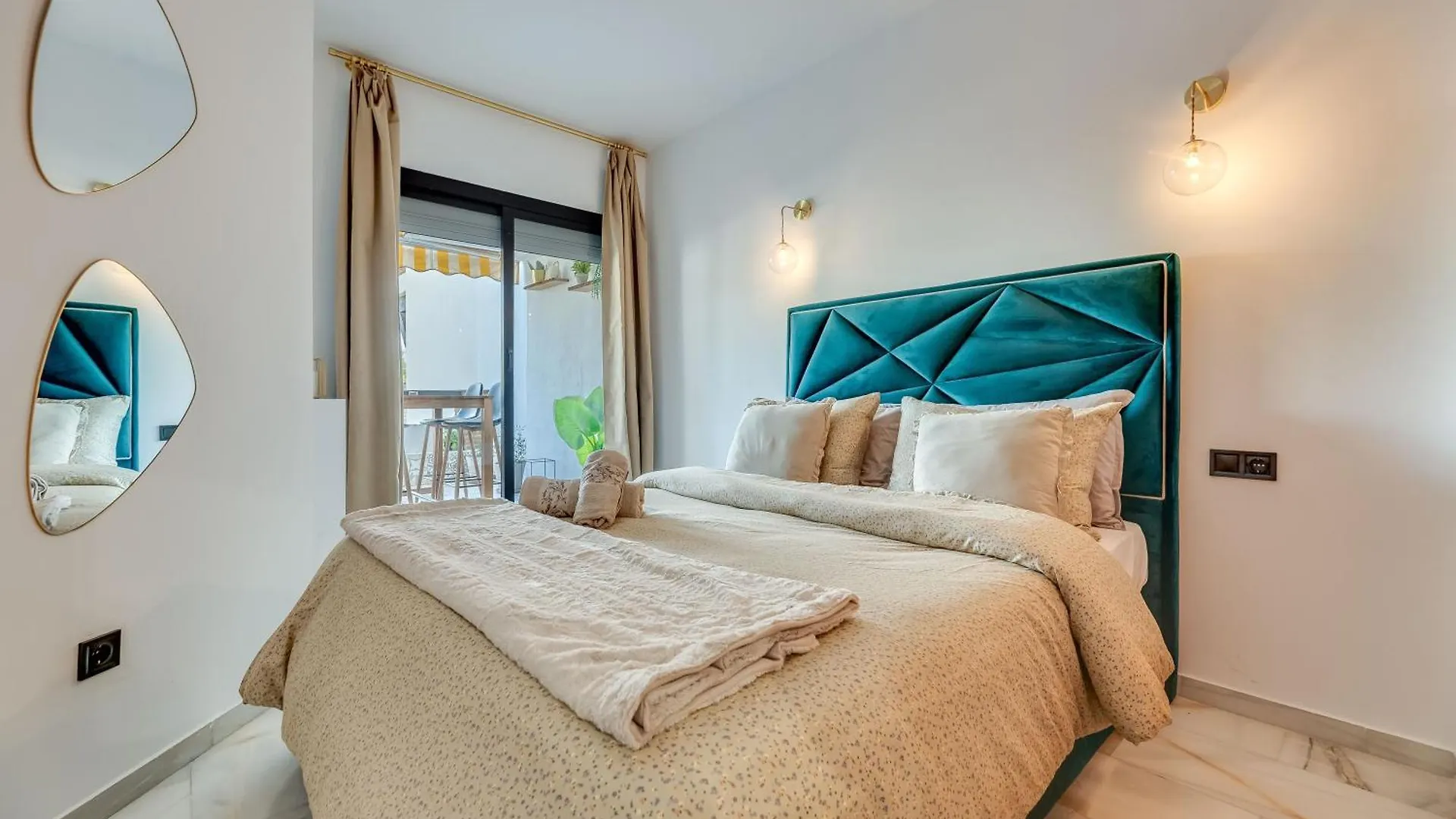 Calahonda Cozy Corner Apartment Sitio de Calahonda Spain
