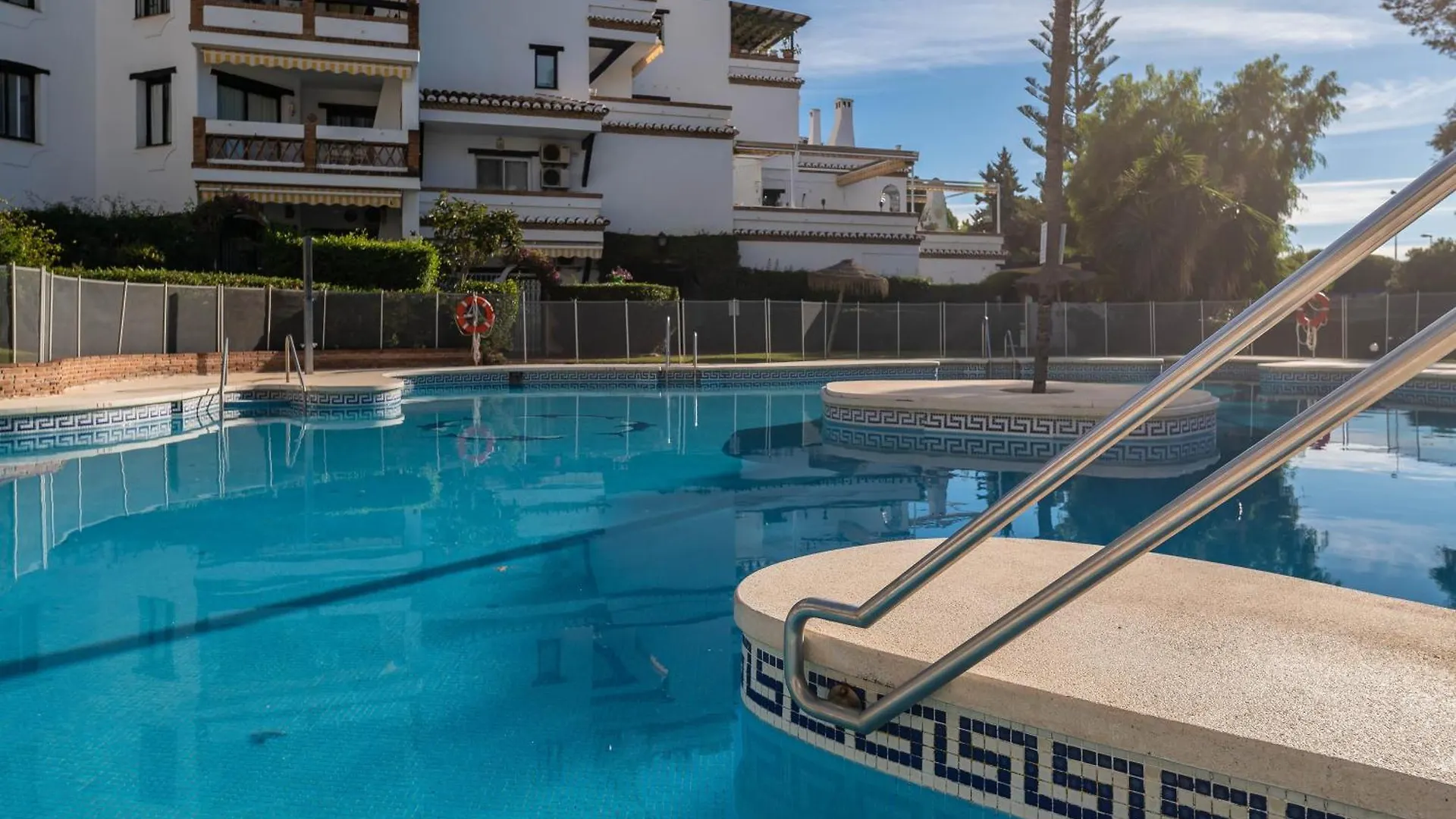 Calahonda Cozy Corner Apartment Sitio de Calahonda Spain