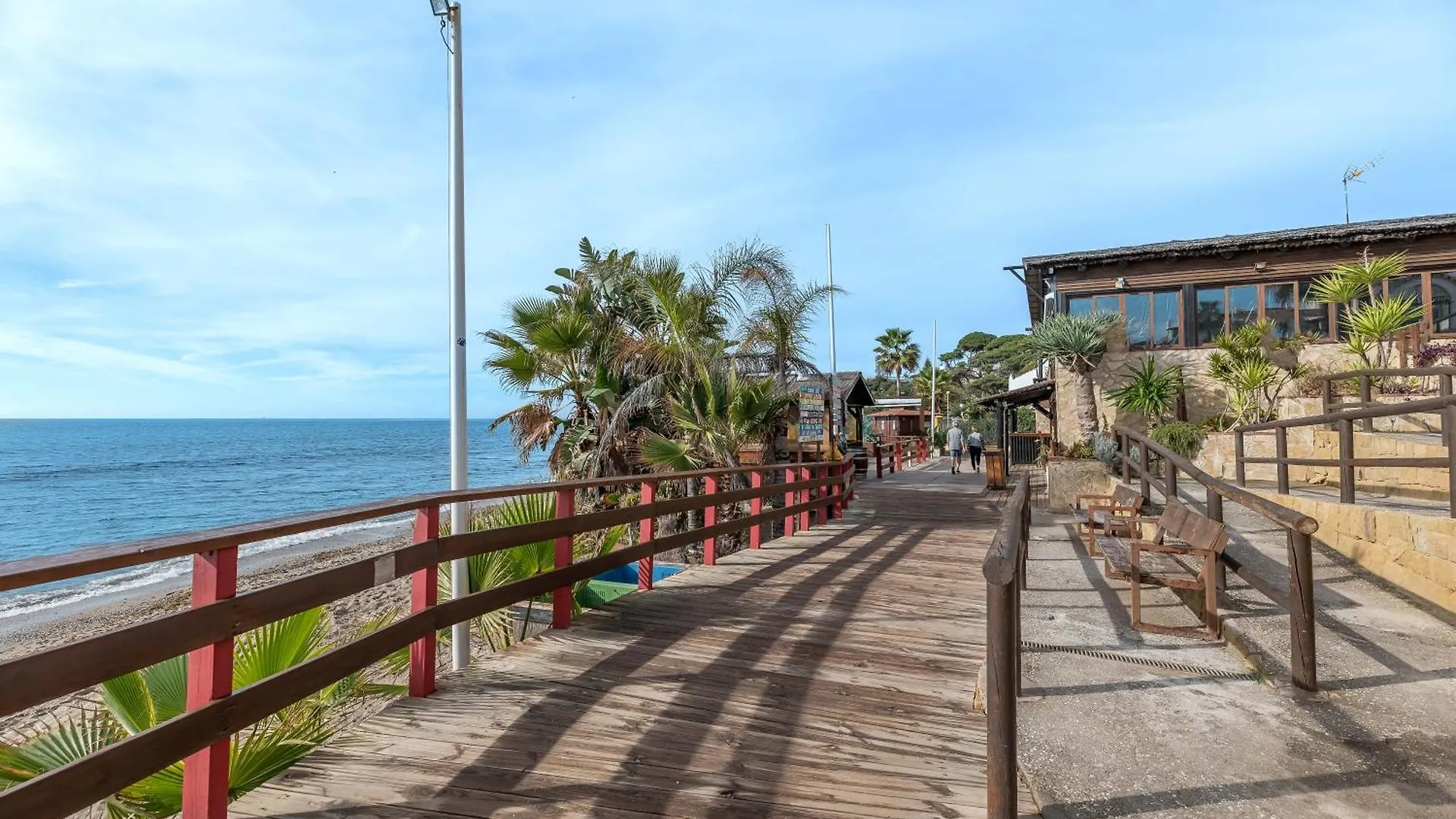 Calahonda Cozy Corner Apartment Sitio de Calahonda
